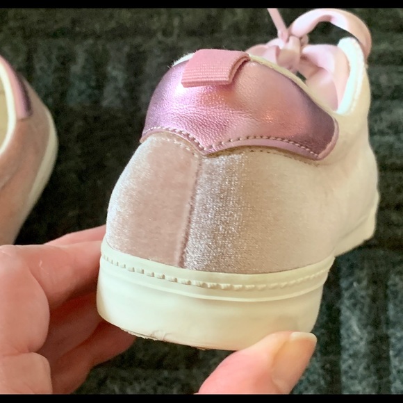 HP🎉🎉 Gymboree Soft Pink Sneaker w/ Satin L… - Picture 7 of 15